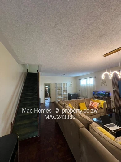 Avonlea 3-Bed Duplex Apartment - Borehole & Garden