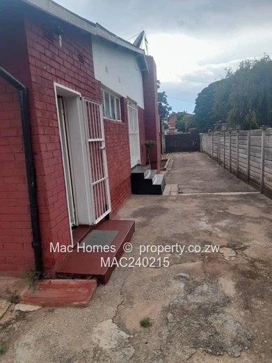 Stunning Semi-Detached House for Sale in Paddonhurst