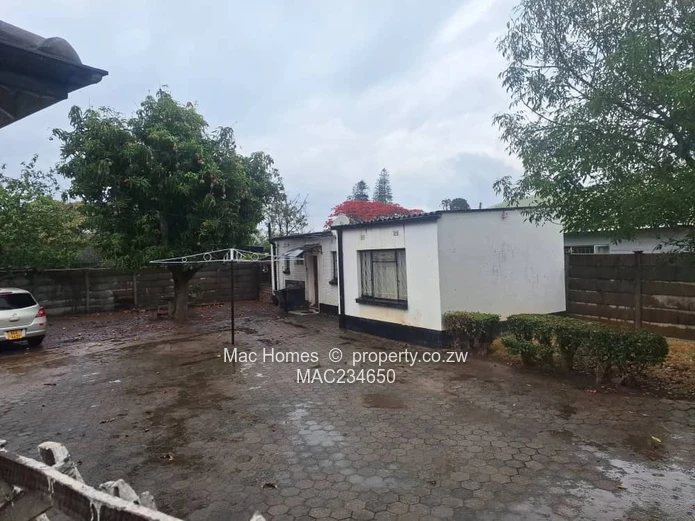 Avondale West House- Neat and Solid