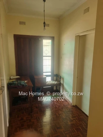 Well Located Hillside House for Sale (Sole Mandate)