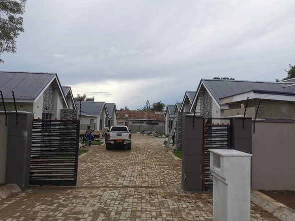 3 Bedroom Flat & Apartment