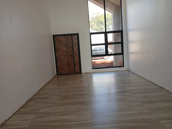 3 Bedroom Flat & Apartment